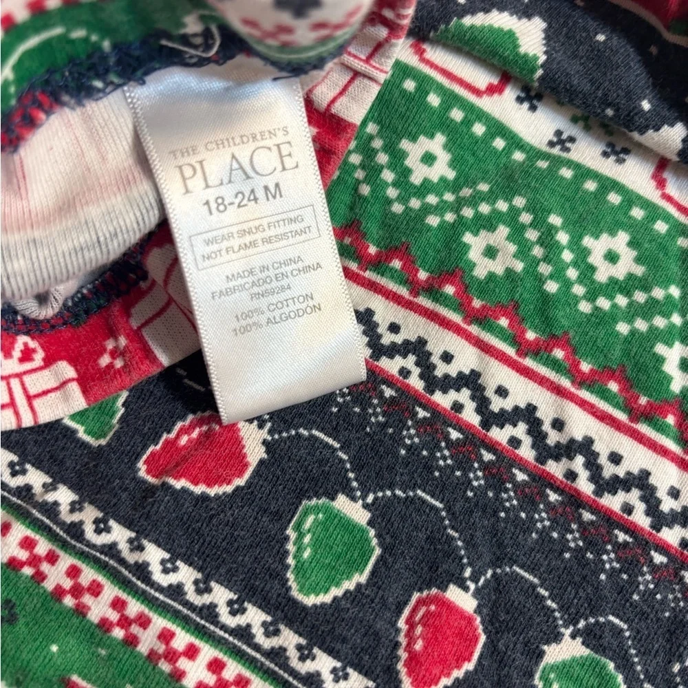 The Children's Place 18-24 months Festive holiday Pajama Set - pants and shirt